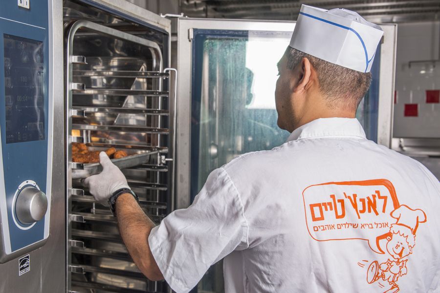 מטבח-חדש-לחברת-לאנץ-טיים-צילום-ארקדי-רסקין