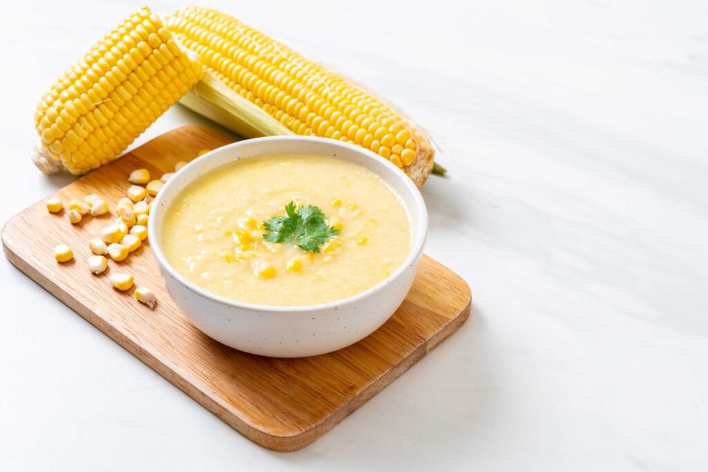 מרק תירס בסגנון סיני חלי ממן.צילום shutterstock