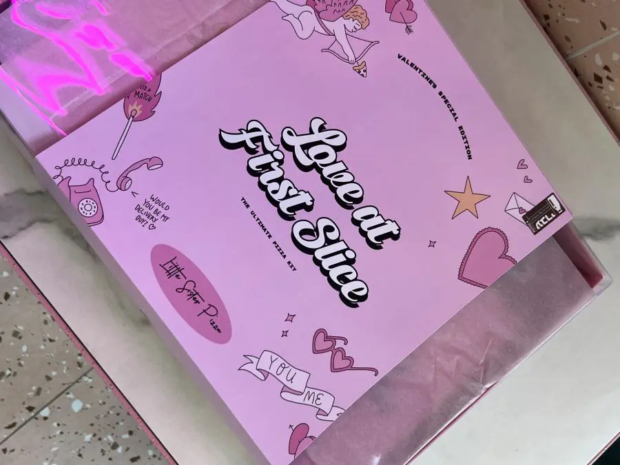 מארז-וולנטיינס-ליטל-סיסטר-פיצה-צילום-שחר-ארזי