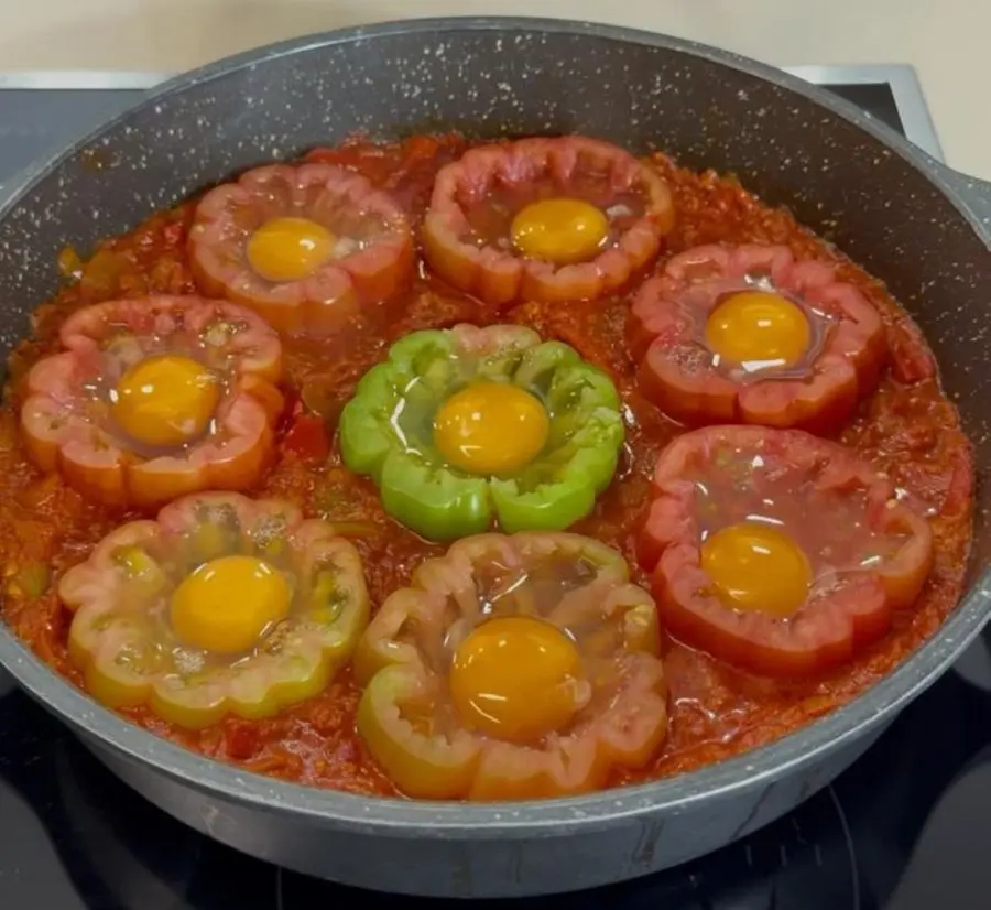 שקשוקה בקן של השף דוד גדג' צילום יחסי ציבור